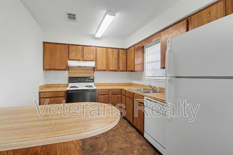 837 Tee St - Photo 7 of 20