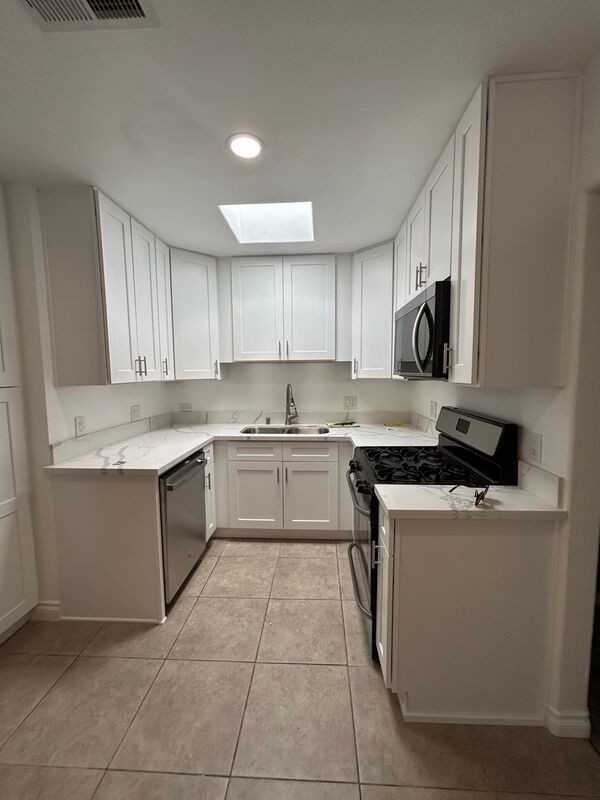 1835 Dayton Dr - Photo 4 of 18