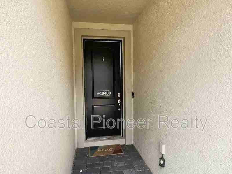19403 Blue Pond Dr - Photo 3 of 50