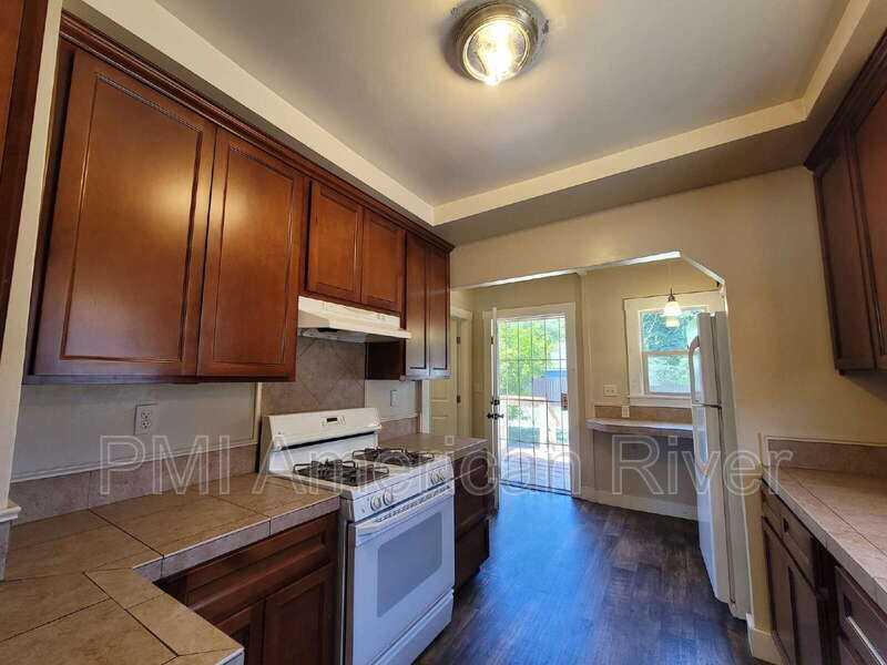 4413 Parker Ave - Photo 7 of 17