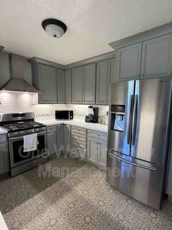1803 17th Ave - Photo 6 of 23