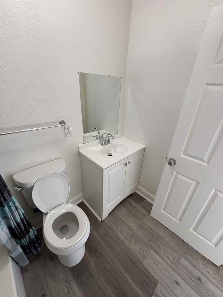 1013 Santiago Ave #NA - Photo 5 of 9