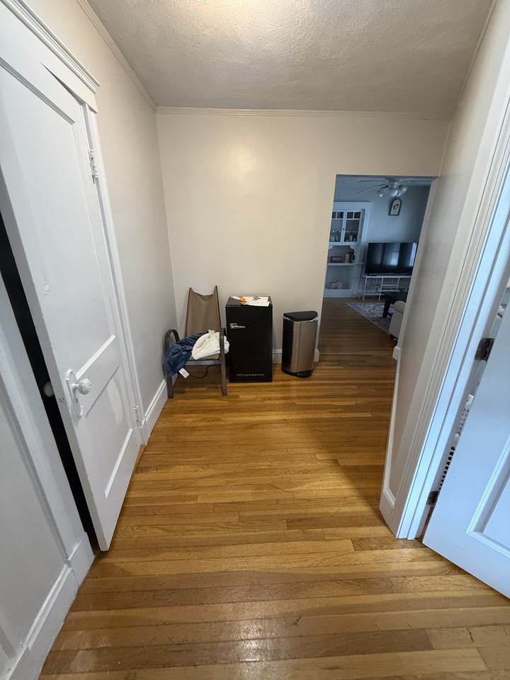 29 Chetwynd Rd #1 - Photo 4 of 14