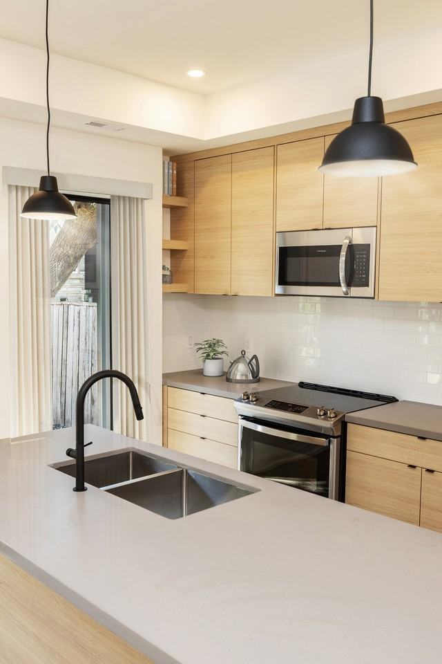 642 Gladstone Avenue - Photo 4 of 17