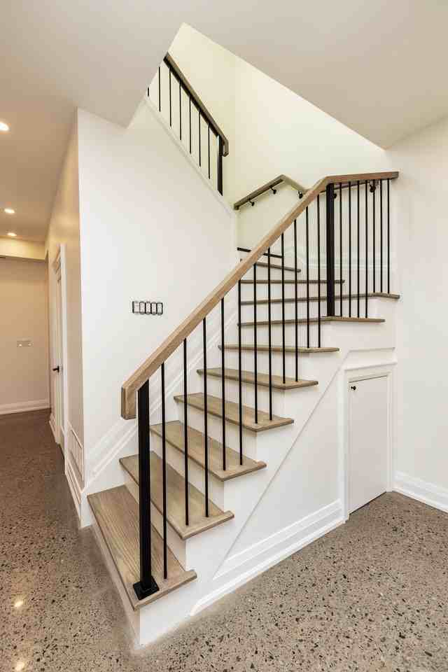 642 Gladstone Avenue - Photo 6 of 17