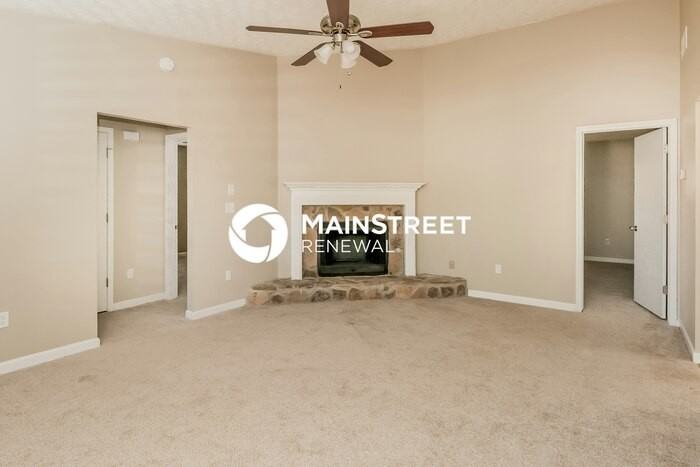 5980 Creekside Dr - Photo 3 of 15