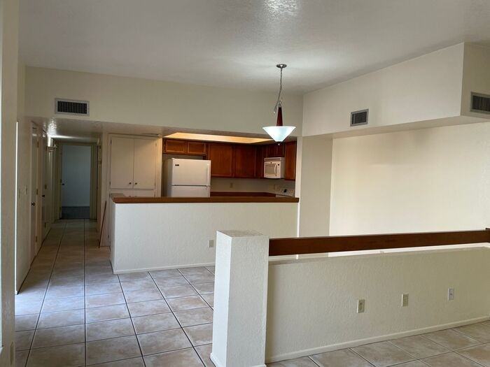 716 N Hayden Dr - Photo 5 of 15