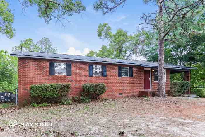 4113 N Sylvania Ct - Photo 4 of 15