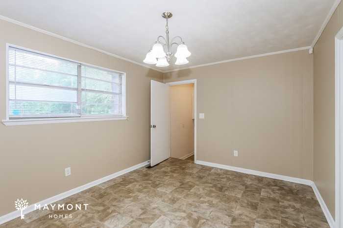 4113 N Sylvania Ct - Photo 7 of 15