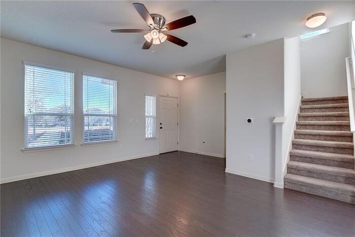 18418 Mammoth Cave Blvd - Photo 3 of 38