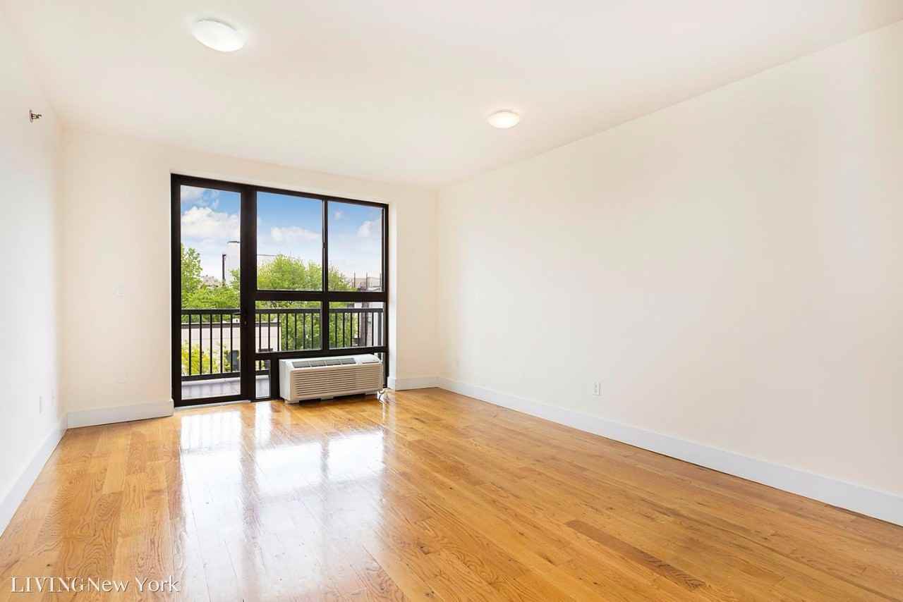 572 5th Ave #4D - Photo 2 of 7