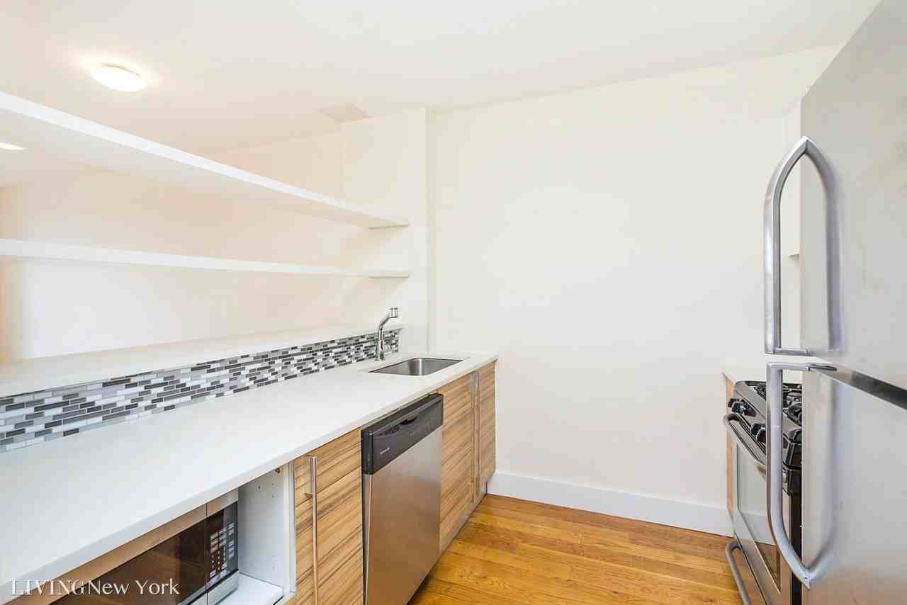572 5th Ave #4D - Photo 3 of 7
