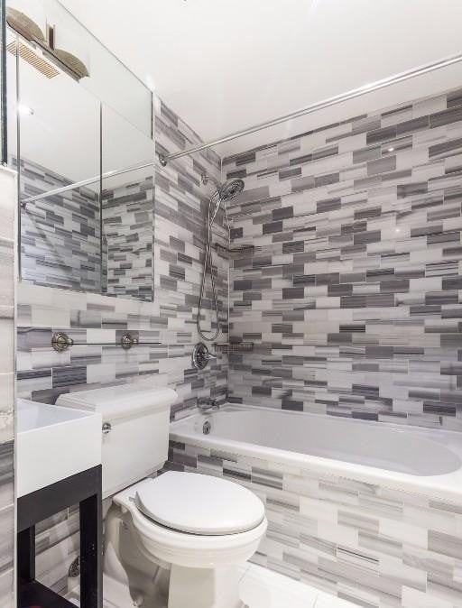 437 W 53rd St #2A - Photo 7 of 7