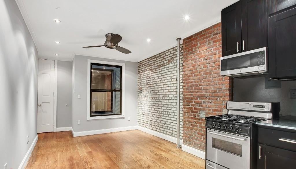 436 W 52nd St #7C - Photo 4 of 9