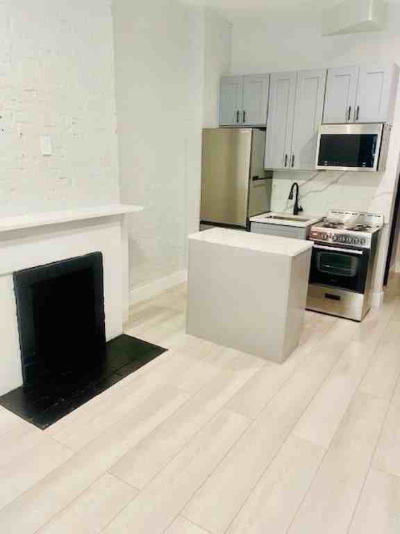 51 Leroy St #3A - Photo 2 of 6