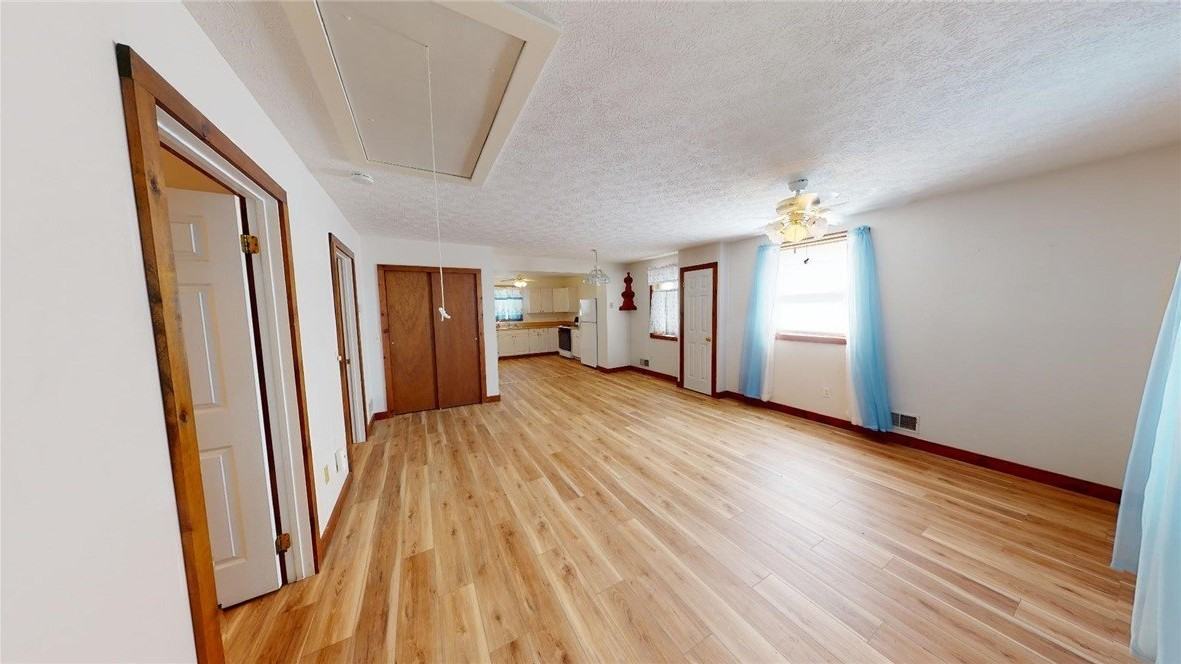 357 Lowden Point Rd - Photo 3 of 21
