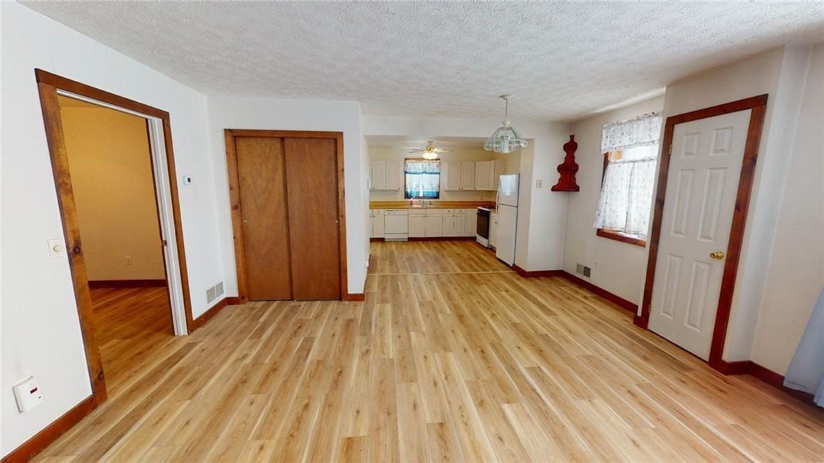 357 Lowden Point Rd - Photo 4 of 21