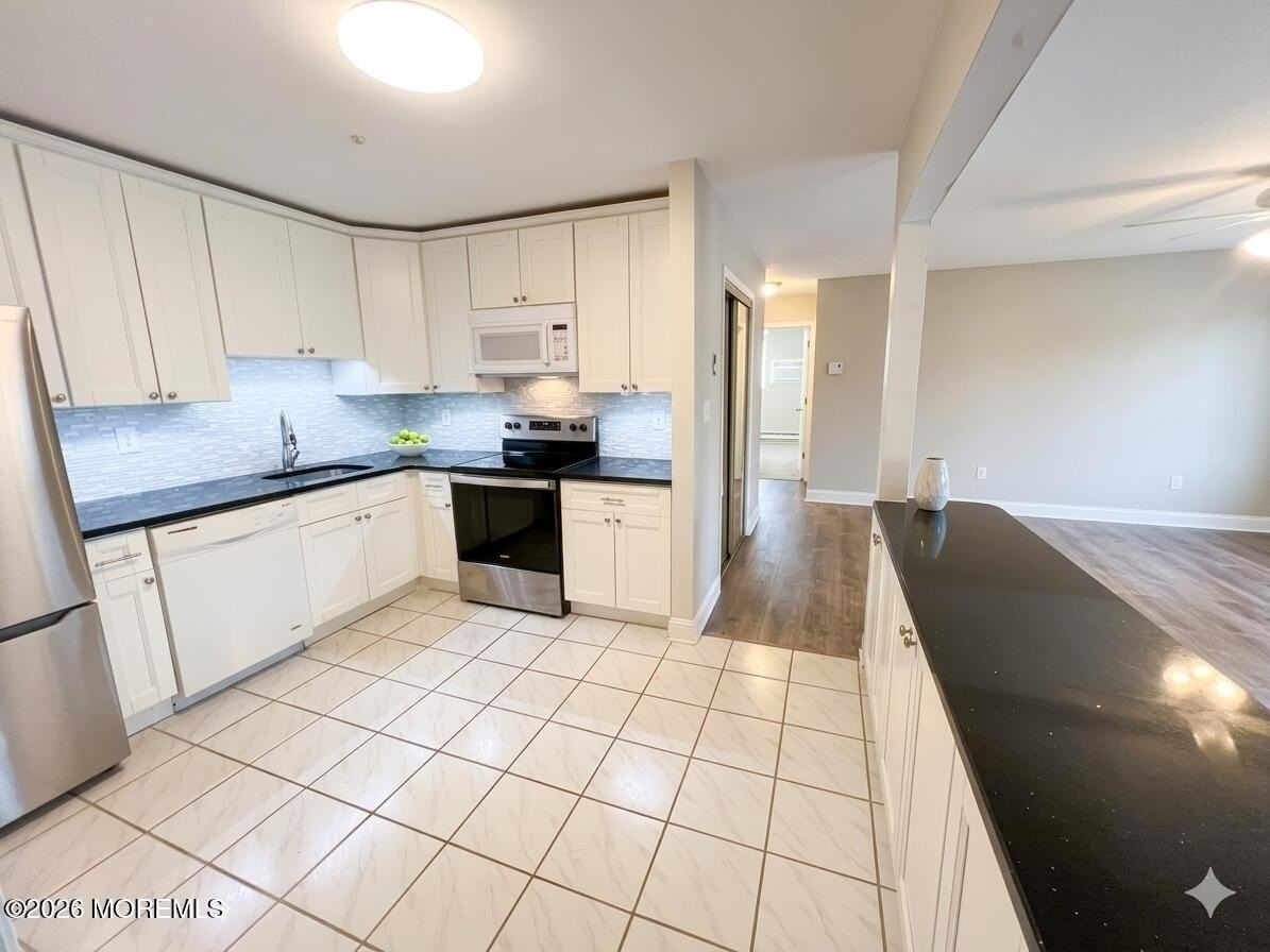 115 Amberly Dr #H - Photo 7 of 19