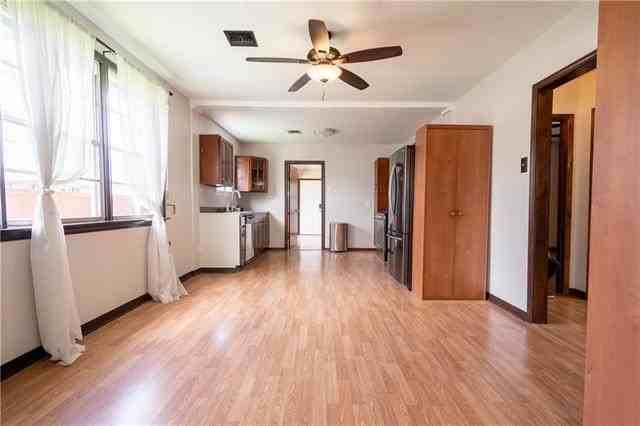 8502 Edinburgh St - Photo 5 of 20