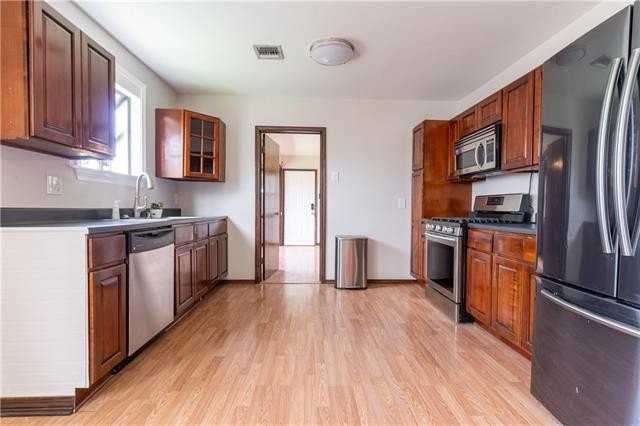 8502 Edinburgh St - Photo 7 of 20