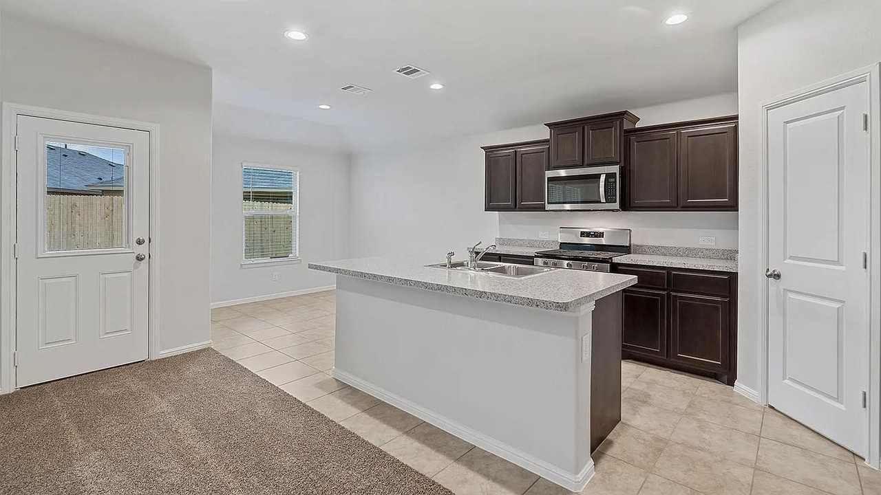 637 Cofer Way - Photo 5 of 11