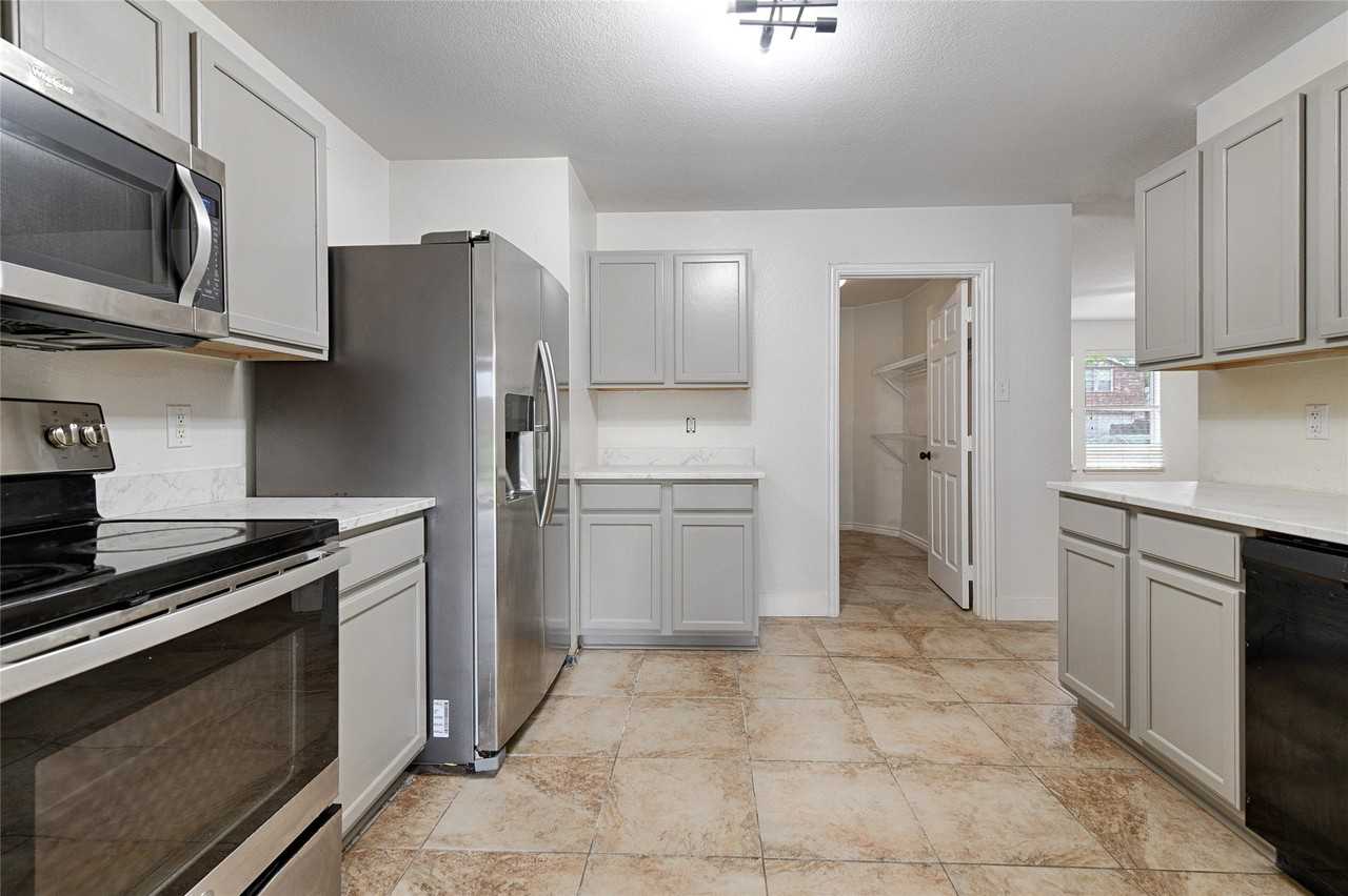 2629 Terrace Dr - Photo 6 of 22