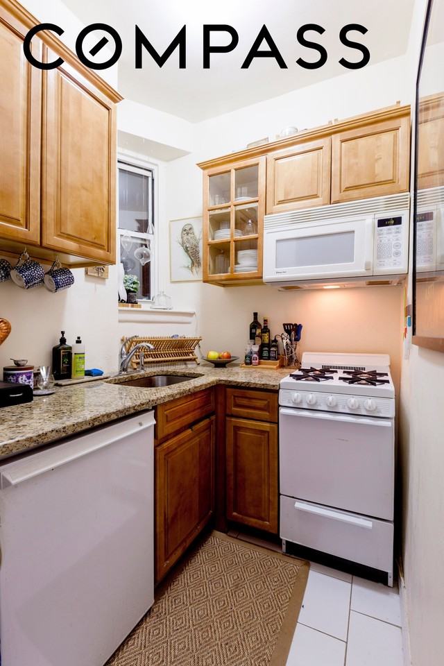 519 E 81st St #A - Photo 3 of 4