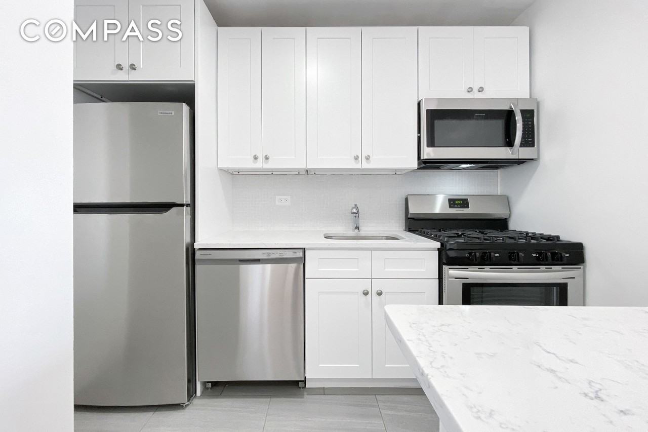 300 E 33rd St #9F - Photo 6 of 14