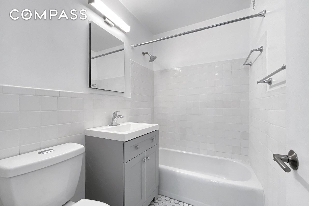 300 E 33rd St #9F - Photo 7 of 14