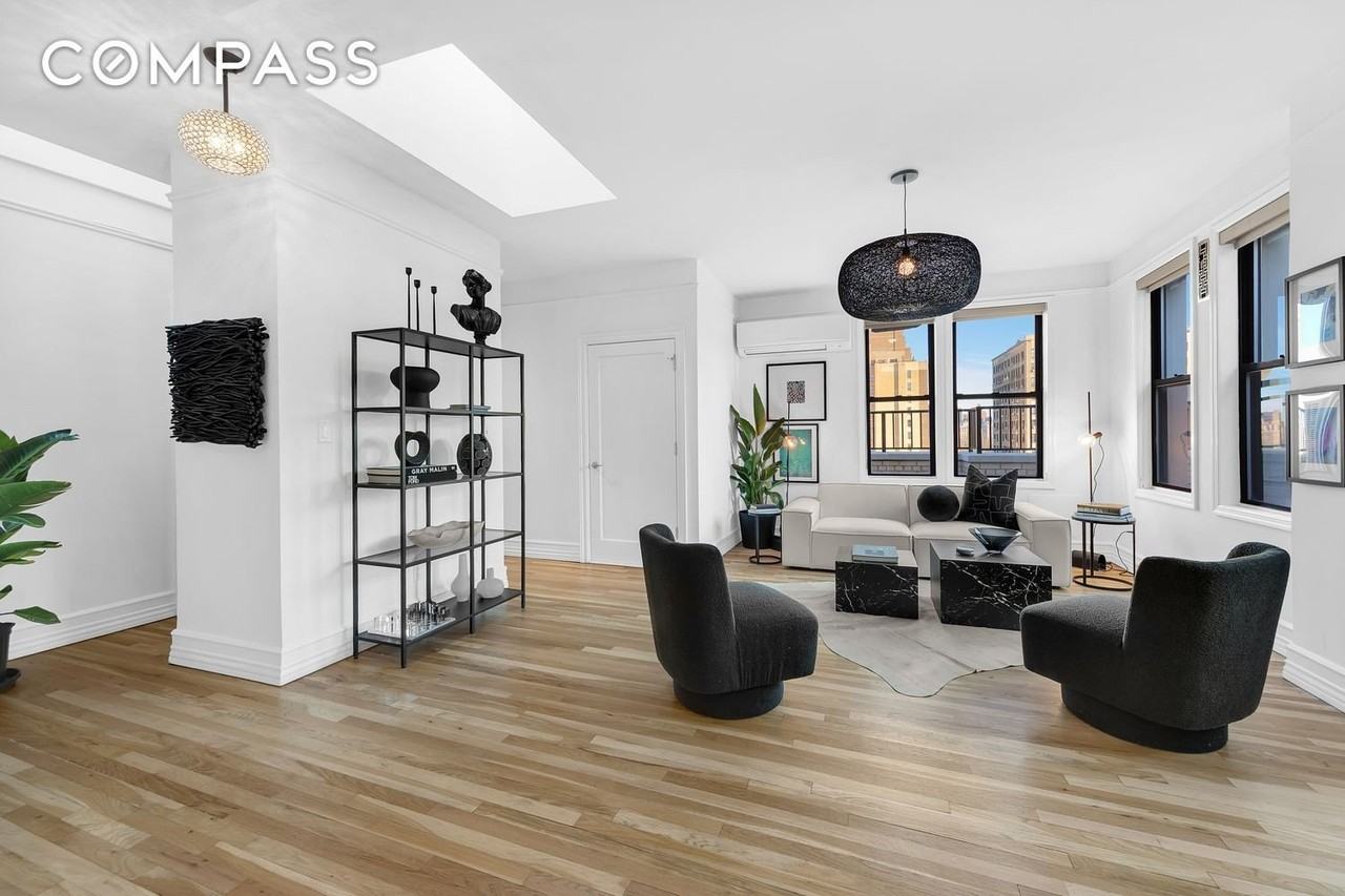55 W 95th St #PH - Photo 3 of 11