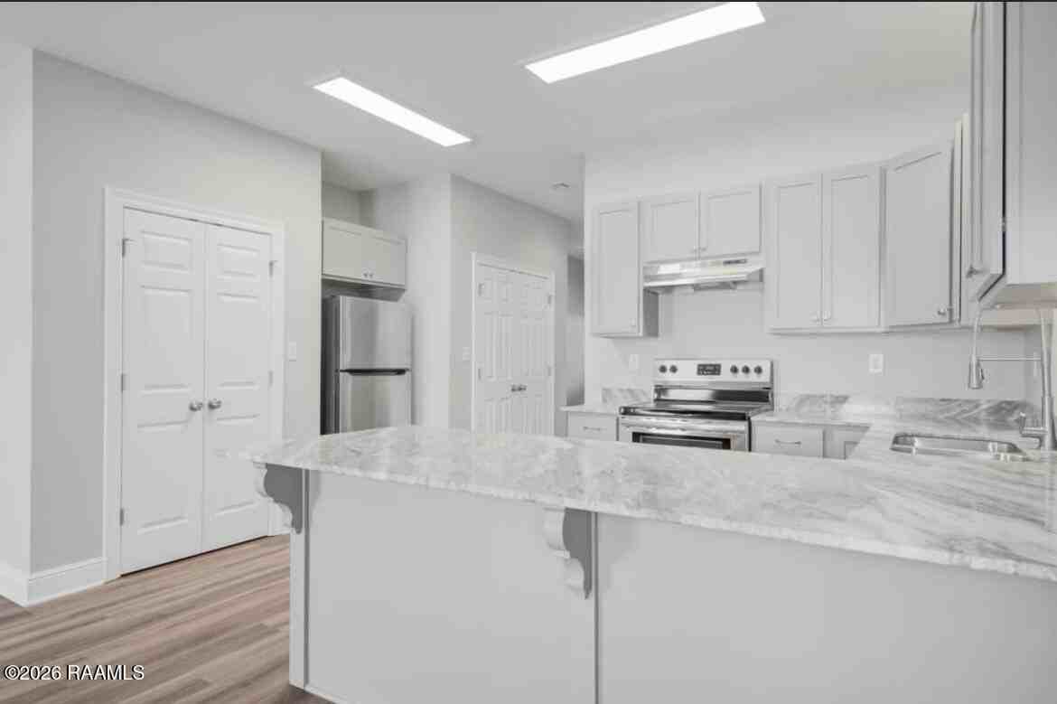 139 Iberia St #G - Photo 7 of 20