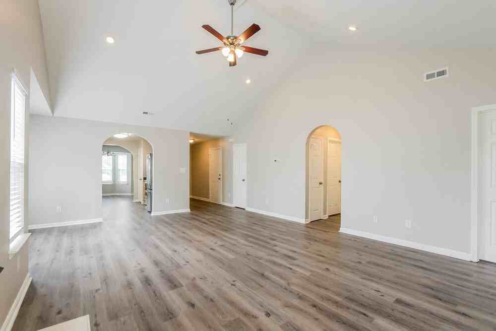 6423 Nevin Glen Dr - Photo 6 of 16