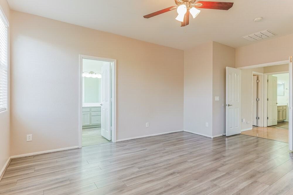 7905 S 73rd Ln - Photo 7 of 16