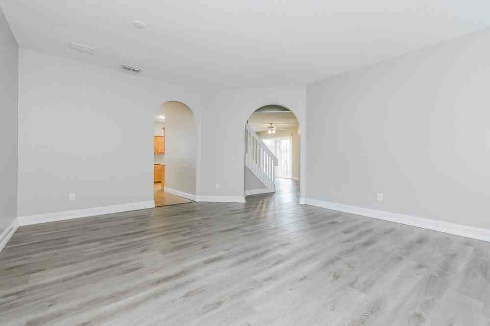 1046 Raining Meadows Ln - Photo 4 of 17