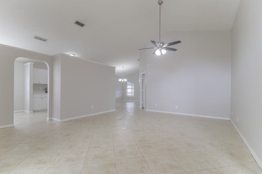 1023 Kelly Creek Cir - Photo 3 of 16