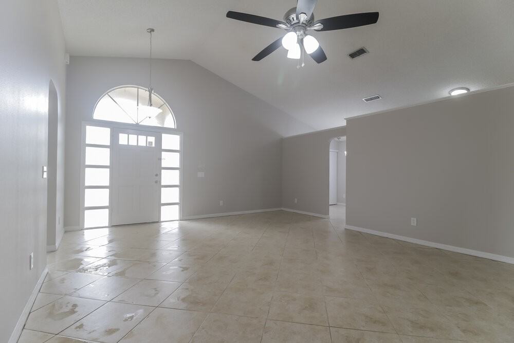 1023 Kelly Creek Cir - Photo 4 of 16