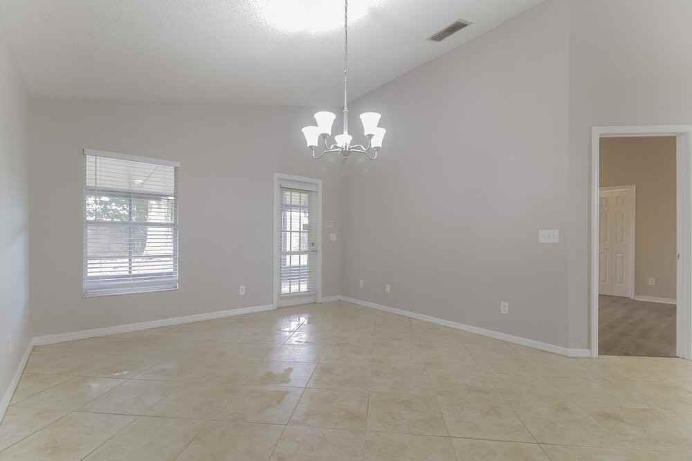 1023 Kelly Creek Cir - Photo 5 of 16