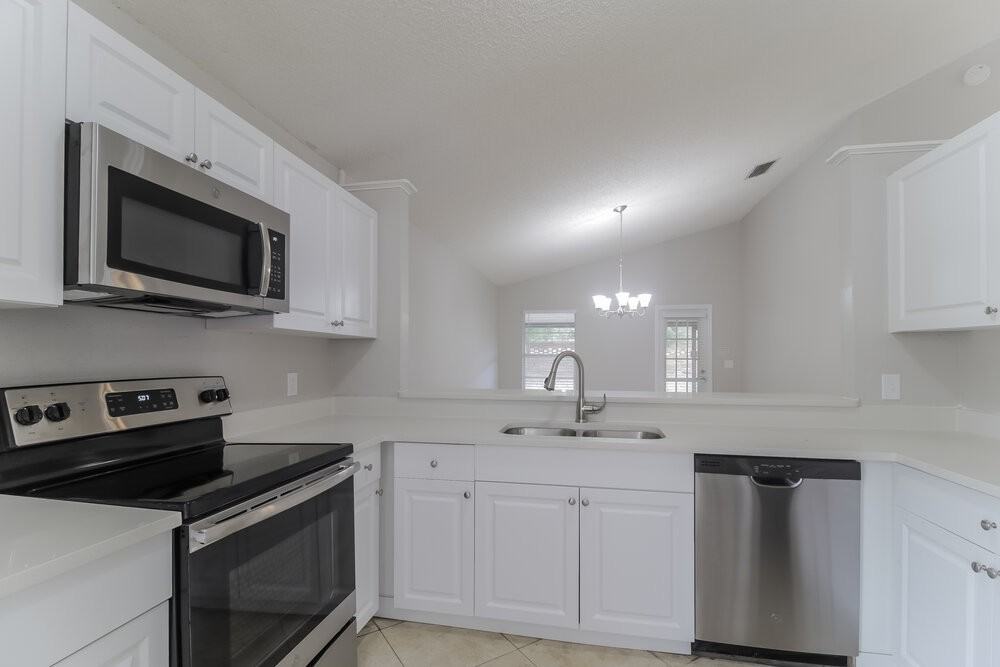 1023 Kelly Creek Cir - Photo 7 of 16