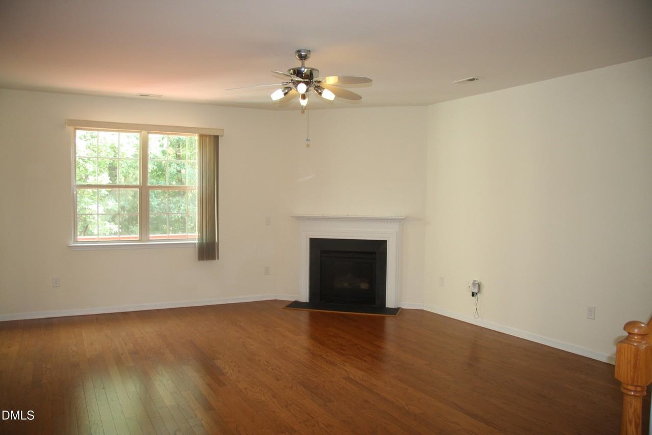 721 Sweet Laurel Ln - Photo 4 of 28