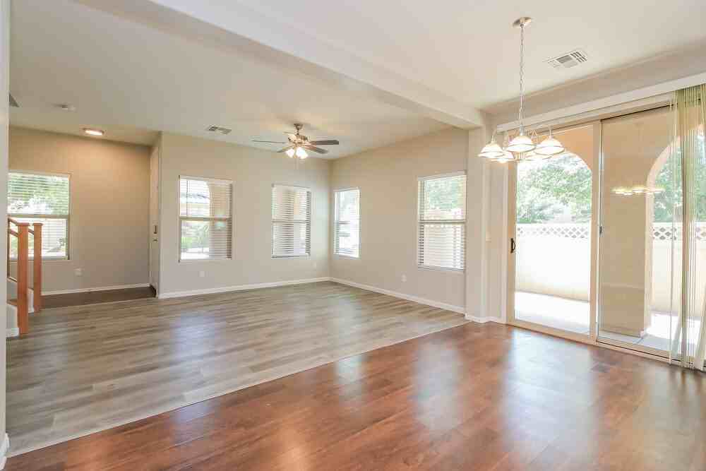 899 S Pheasant Dr - Photo 7 of 17