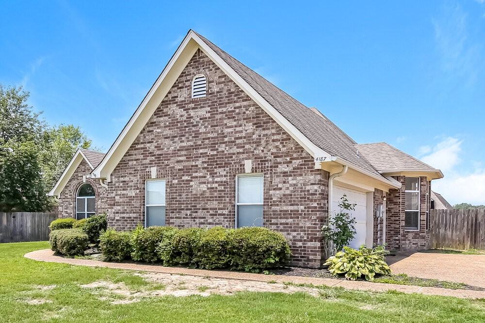 4187 Destin Dr - Photo 3 of 16