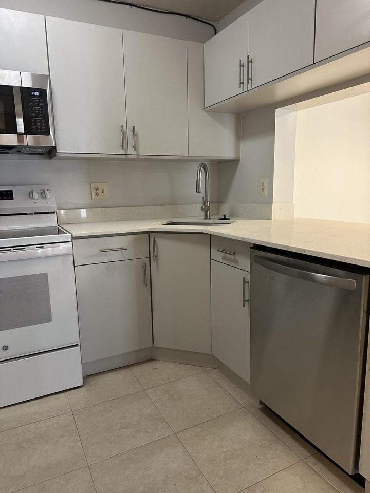 208 Foxtail Dr #C2 - Photo 4 of 10