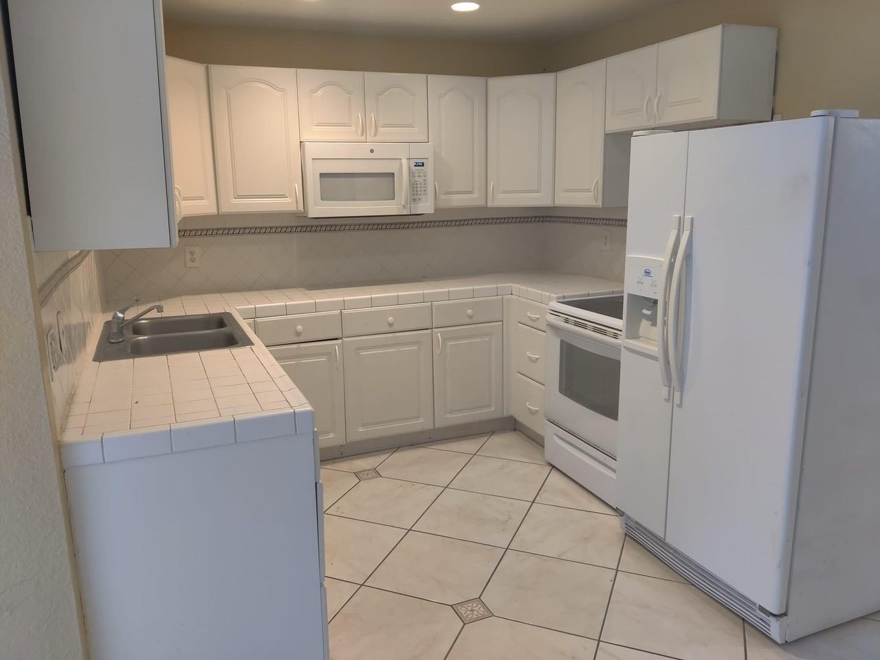 6251 Sw 41st St - Photo 2 of 13