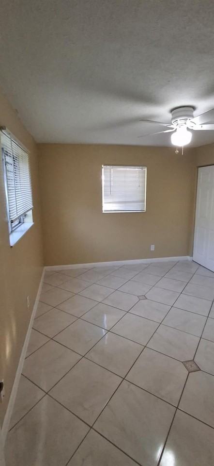 6251 Sw 41st St - Photo 5 of 13