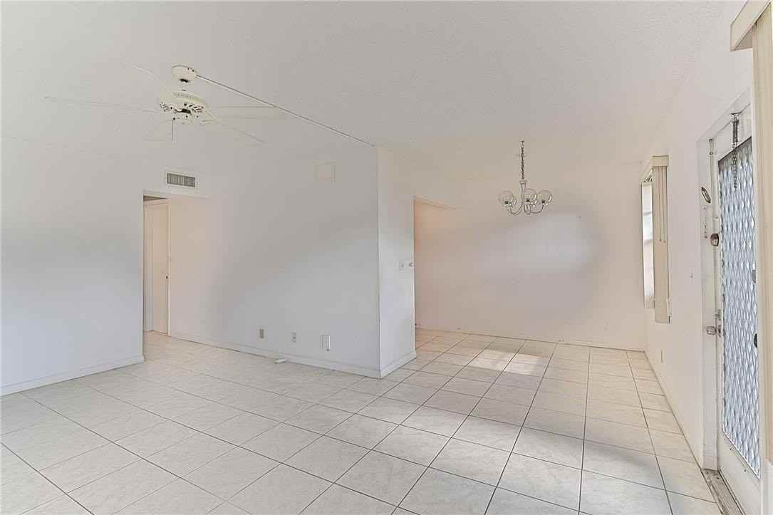 167 Grantham Cir #167 - Photo 3 of 20