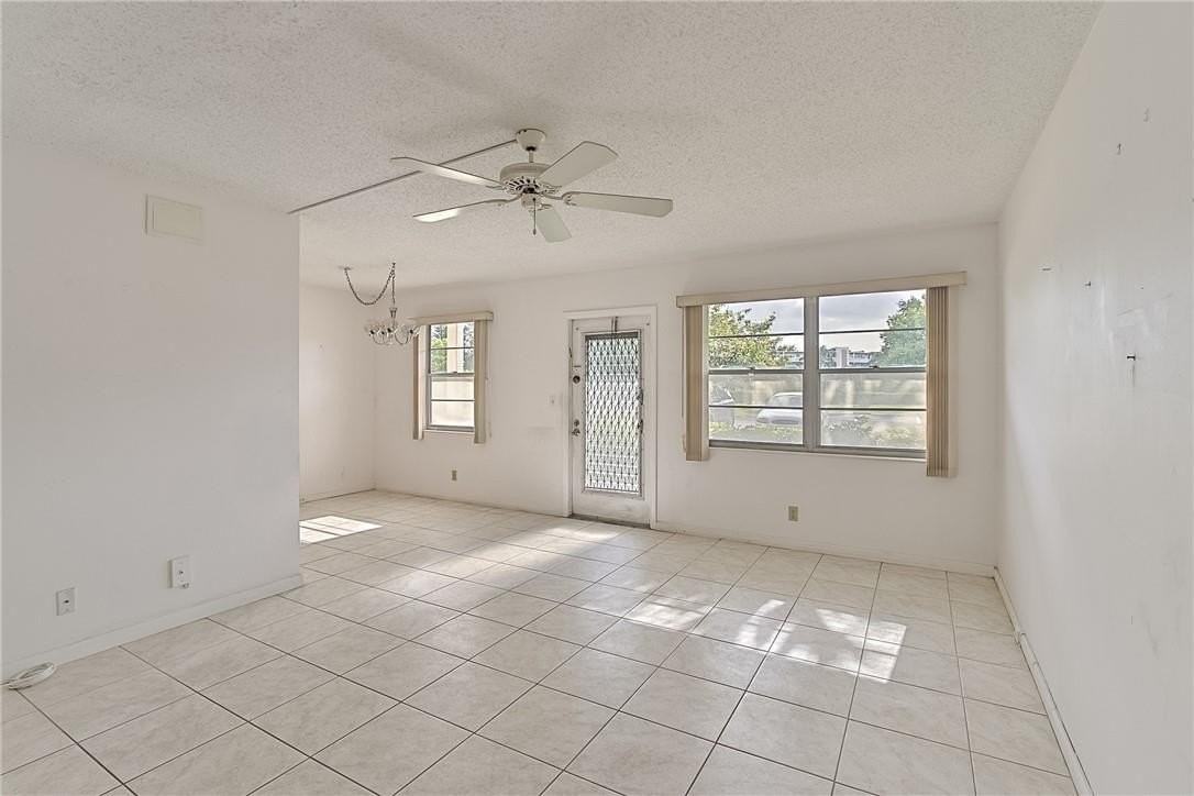 167 Grantham Cir #167 - Photo 4 of 20