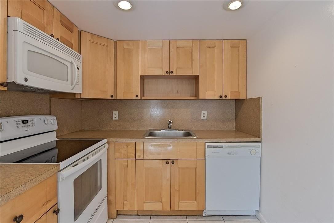 167 Grantham Cir #167 - Photo 7 of 20