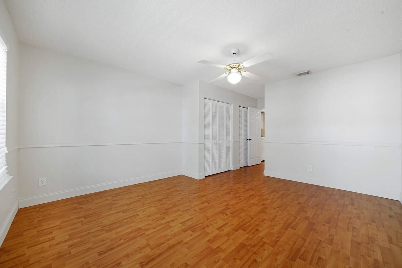 200 NW 75 Ter Terrace - Photo 6 of 9