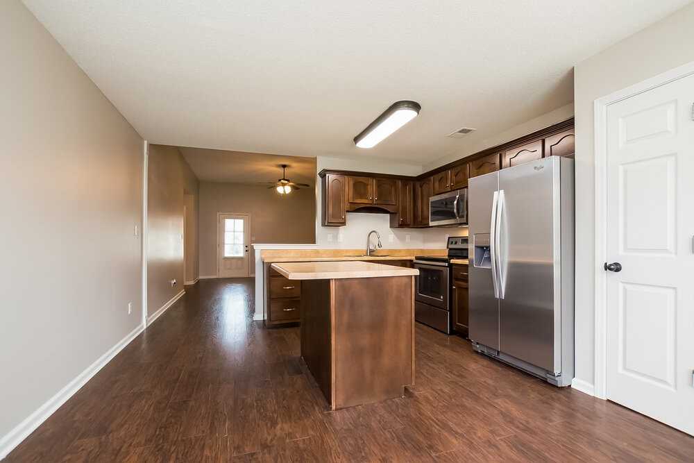4313 Genevieve Dr - Photo 6 of 14