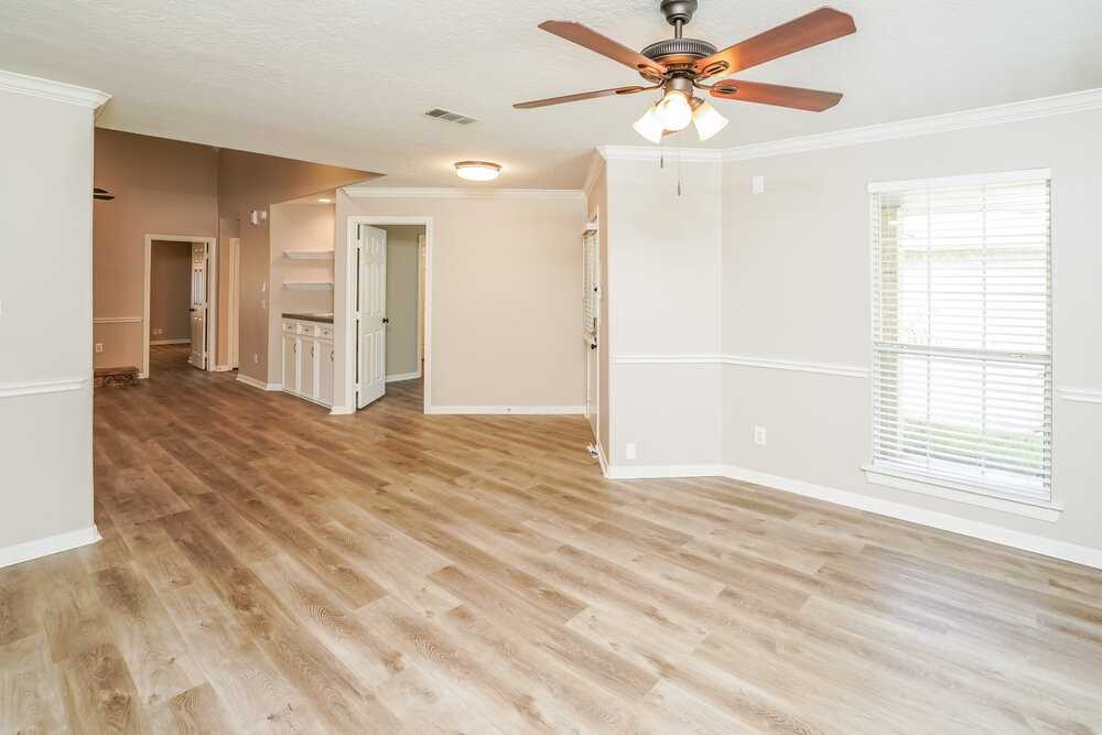 17311 Modbury St - Photo 5 of 16